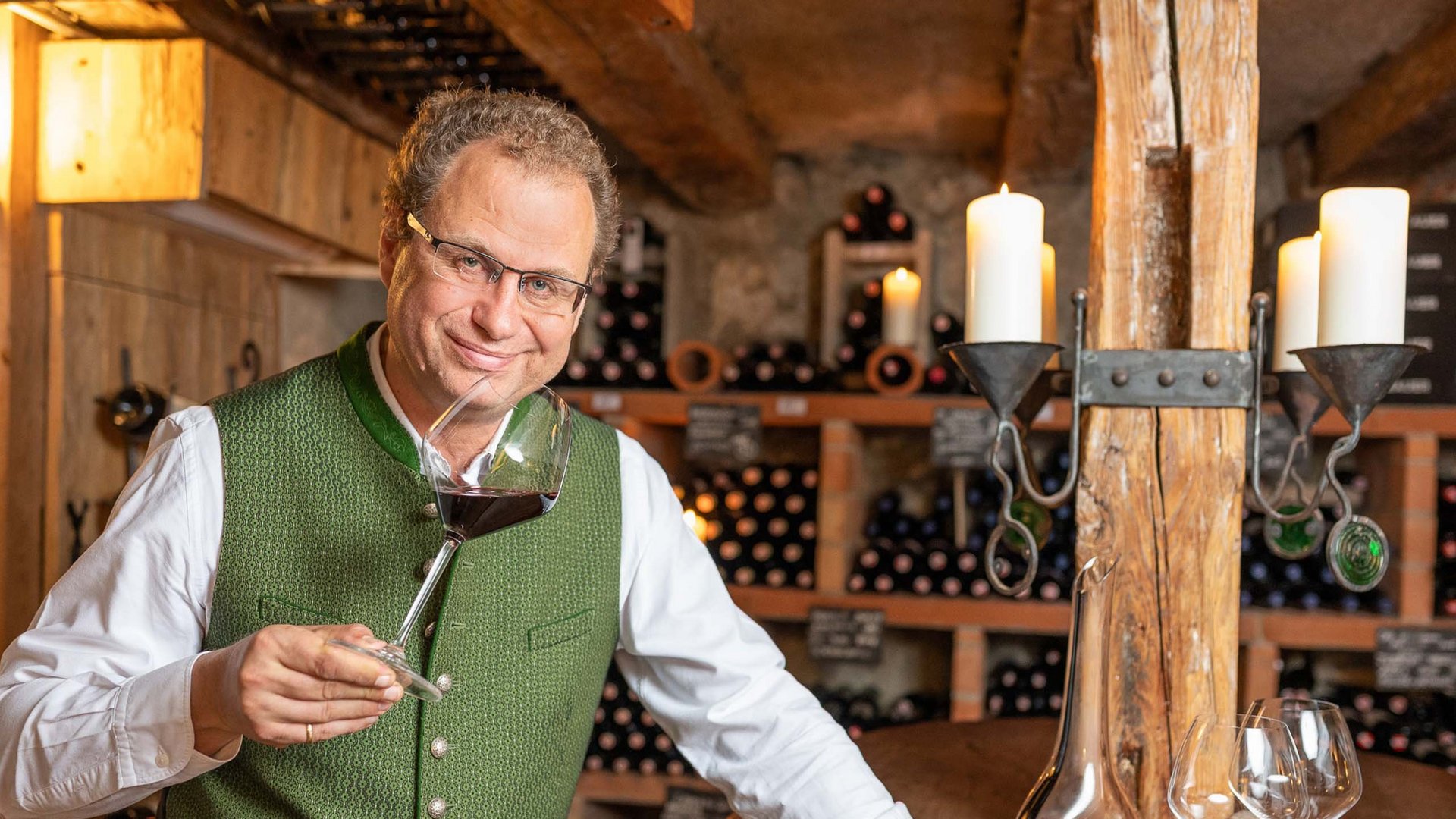 Historic walls, fine wines Historic walls, fine wines